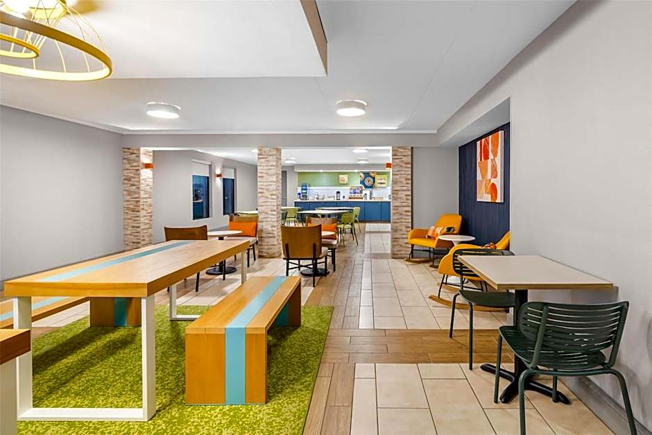 Spark by Hilton Roanoke Civic Center