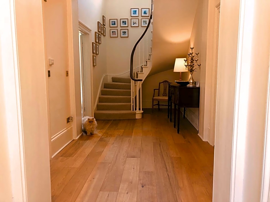 Somerleyton Meadows - The Hideaway Hut & Hot Tub