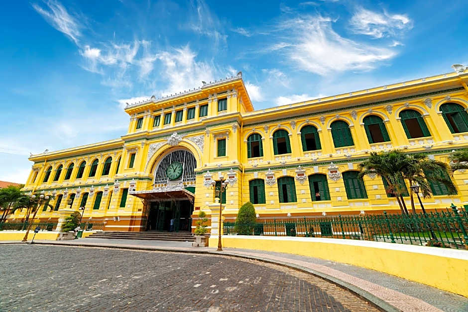 Aluna Ben Thanh Hotel