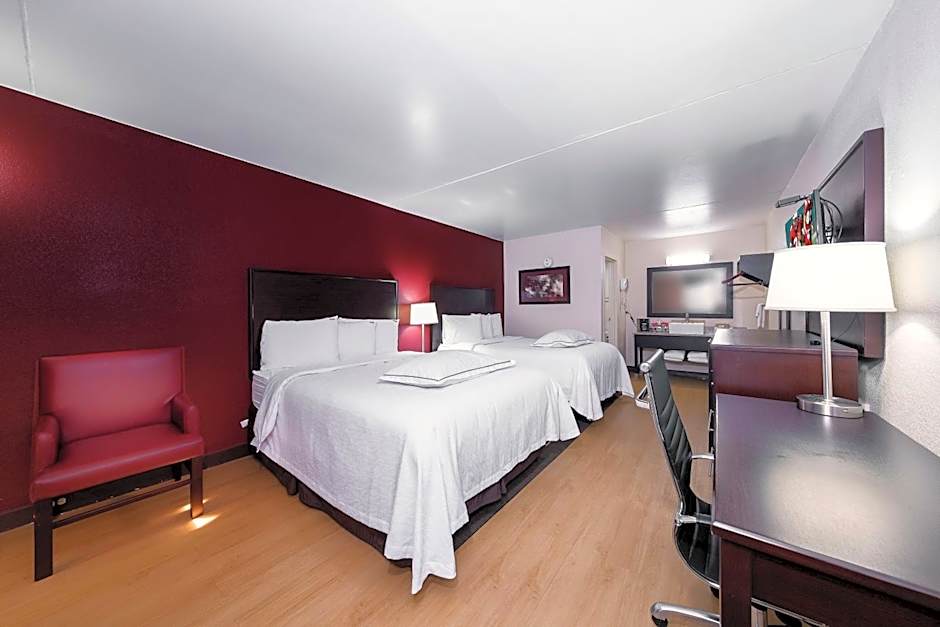 Red Roof PLUS+ Huntsville - Madison