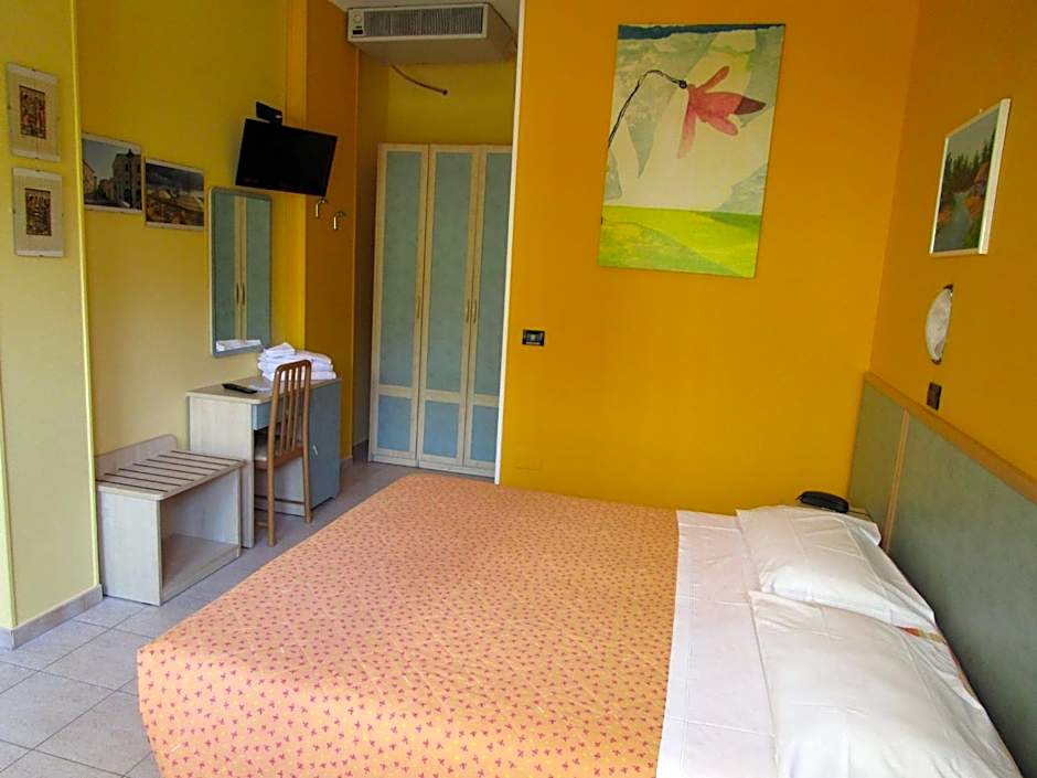 Photo 1 sur 6 de Double Room