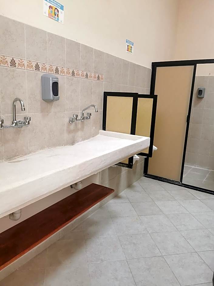 Nido Colibrí - Private Rooms and hostel Dorms in Remate de Paseo Montejo