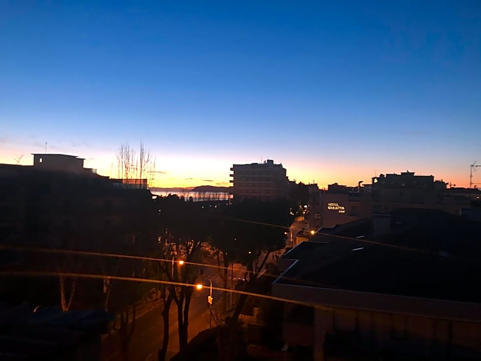 Hotel Garisenda sul Lungomare Riccione B&BRUNCH