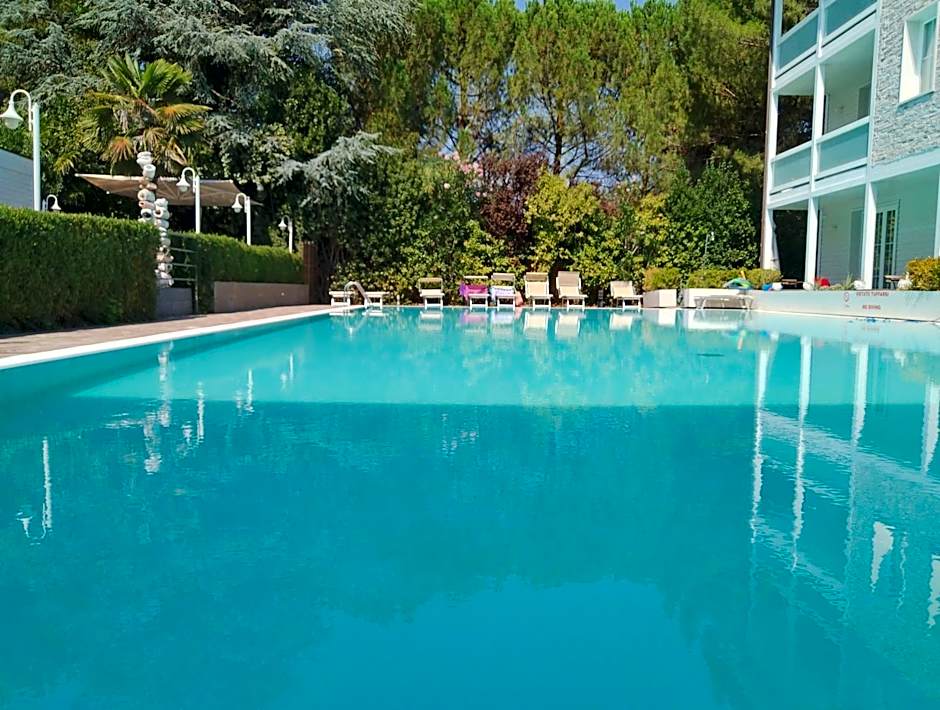 Magnolia Room & Breakfast