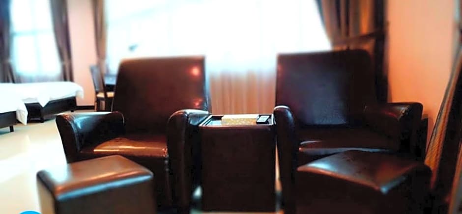 Capital O Rail Hotel