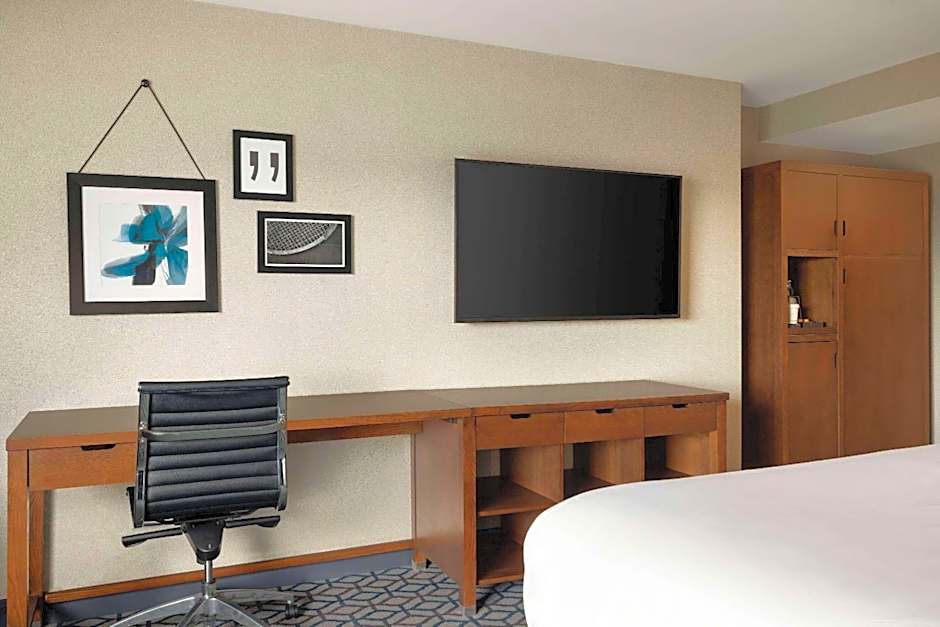 Wyndham Grand Fallsview Hotel