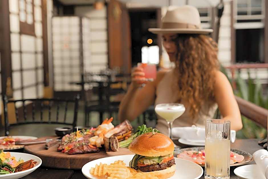 Hollywood Hills Hotel