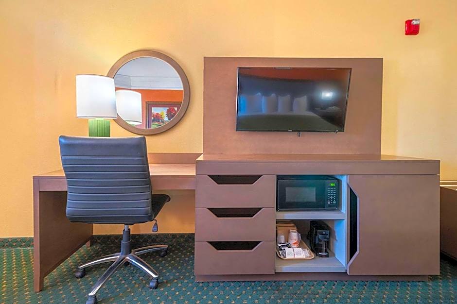 Quality Inn & Suites Galveston - Beachfront