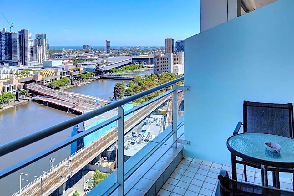 Penthouse 3 bdrm amazing views opposite casino