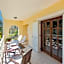Albouro seafront apartments