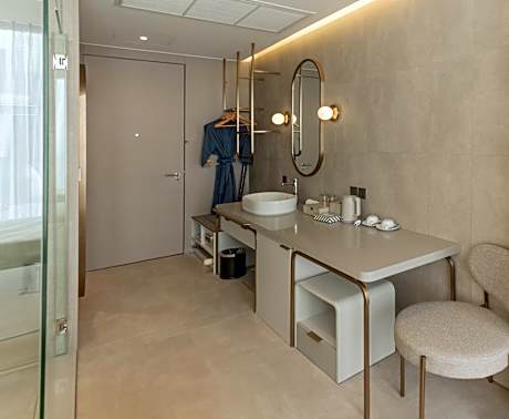 Aurora Deluxe Sea View Twin