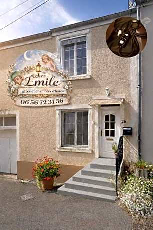 chez Émile côté face maison entière, 3 chambres, 2 salles de bains,jardin et terrasse