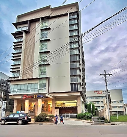 District 21 Hotel