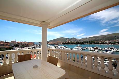 Hotel Trogir Palace