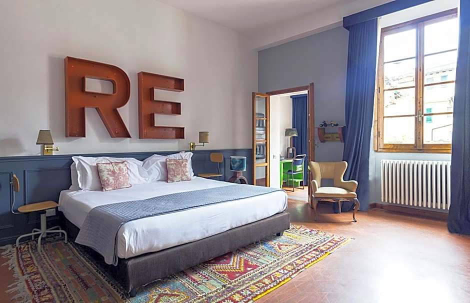 Soprarno Suites