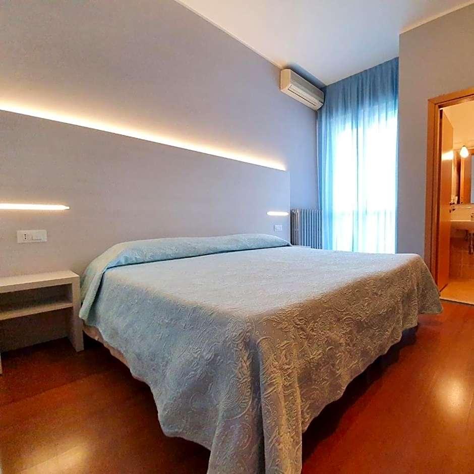Air Hotel