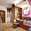 Stately Suites - Golf Course Road
