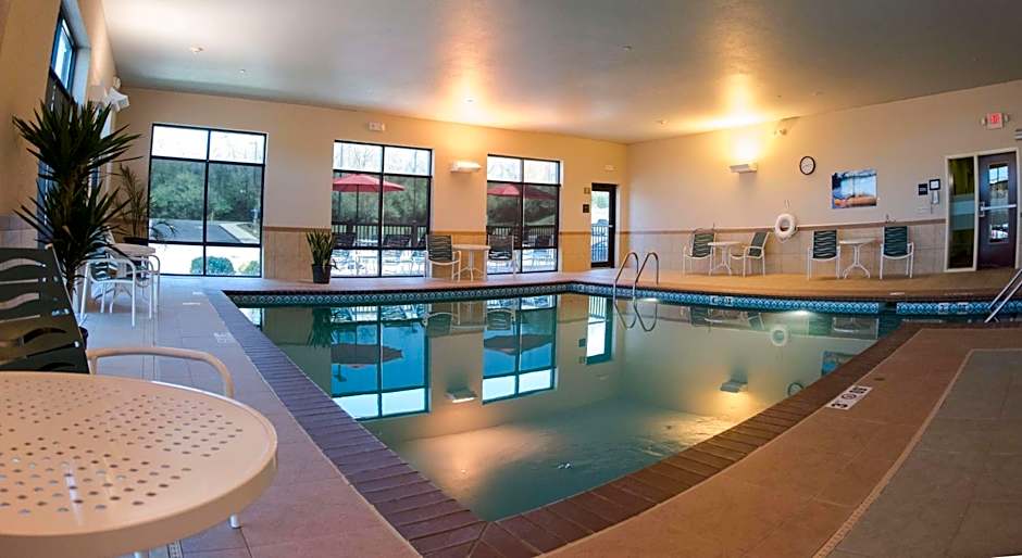 Hampton Inn By Hilton And Suites Woodstock
