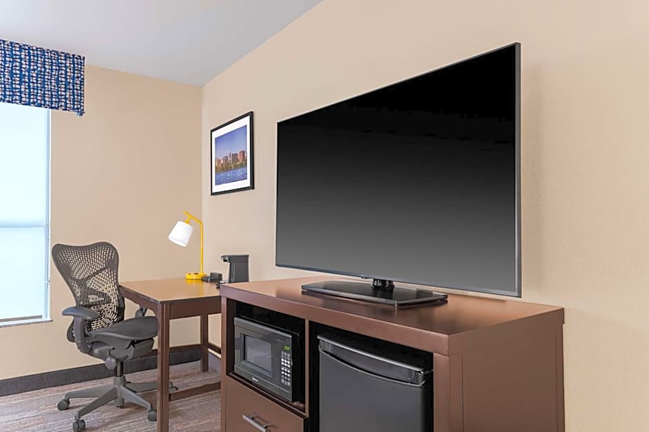 Hampton Inn By Hilton & Suites Madison Downtown