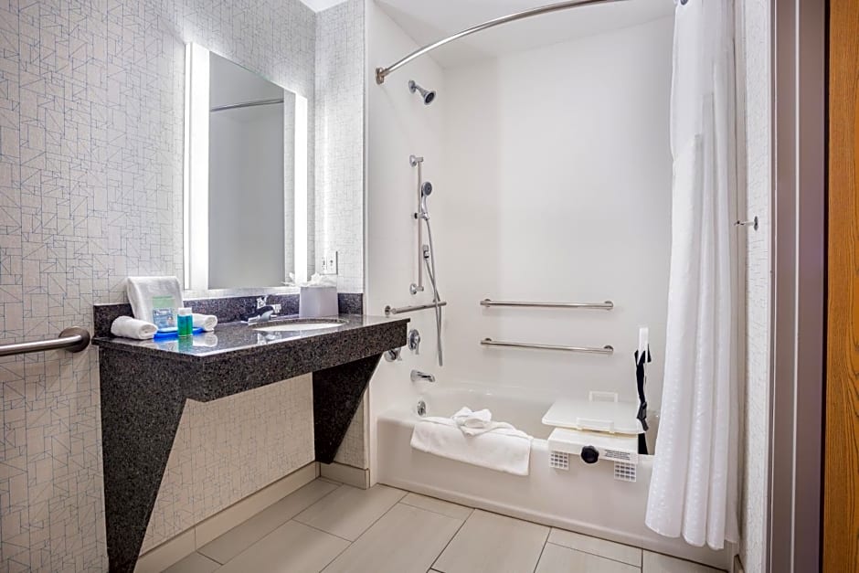 Holiday Inn Express Wisconsin Dells By IHG