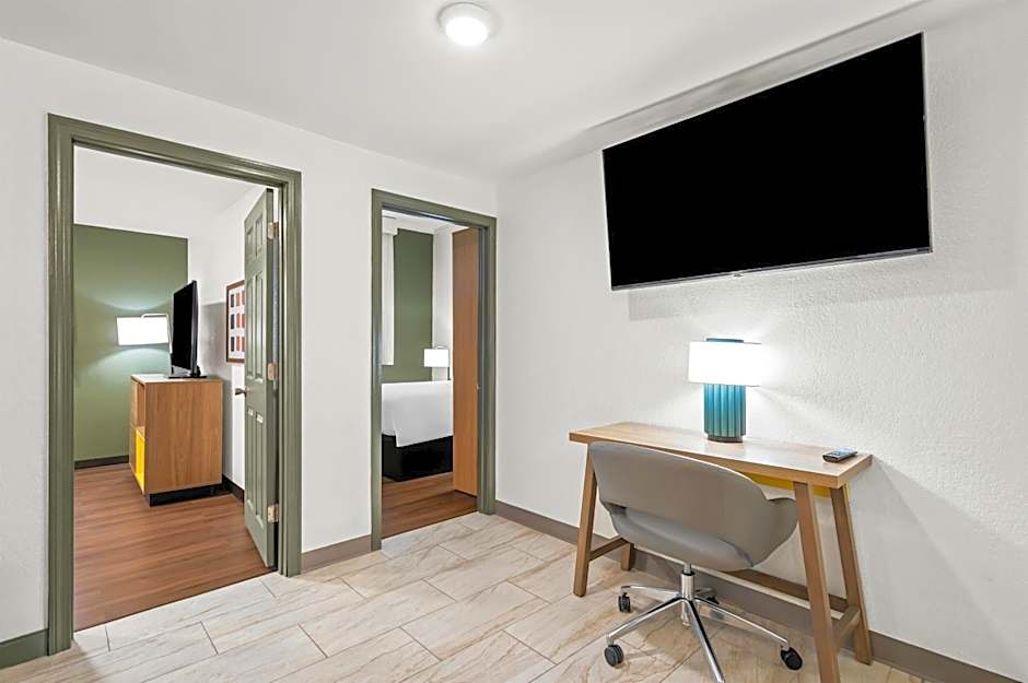 Spark by Hilton Portland Airport Maine Mall