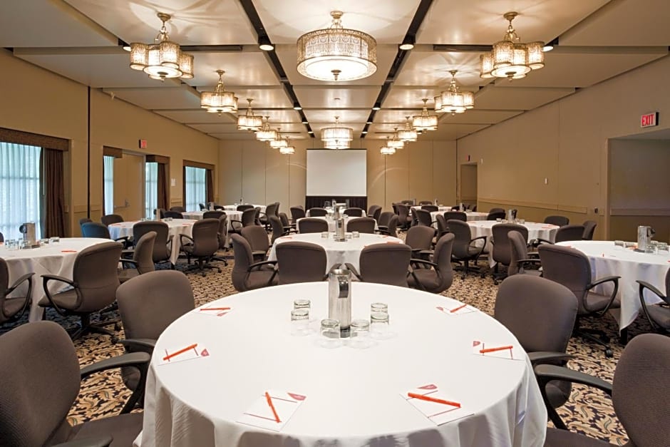 Crowne Plaza Minneapolis West by IHG