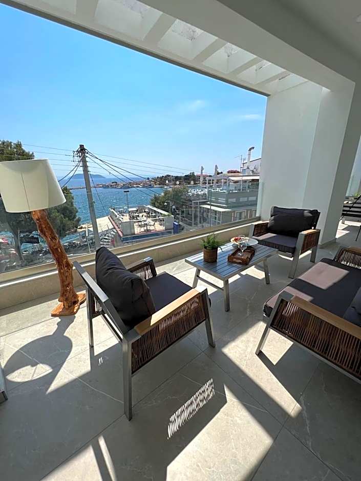 Wide Blue Luxury Boutique Suites