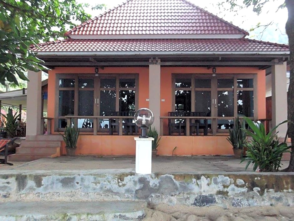 Lanta Bee Garden Bungalows