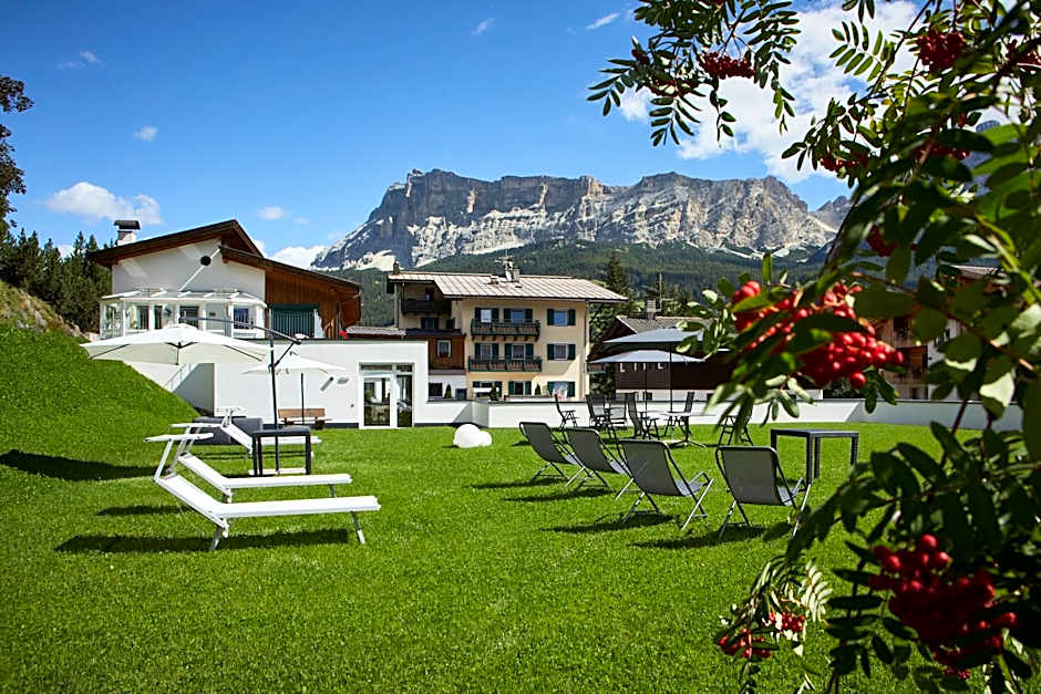 Dolomites Wellness Hotel Savoy