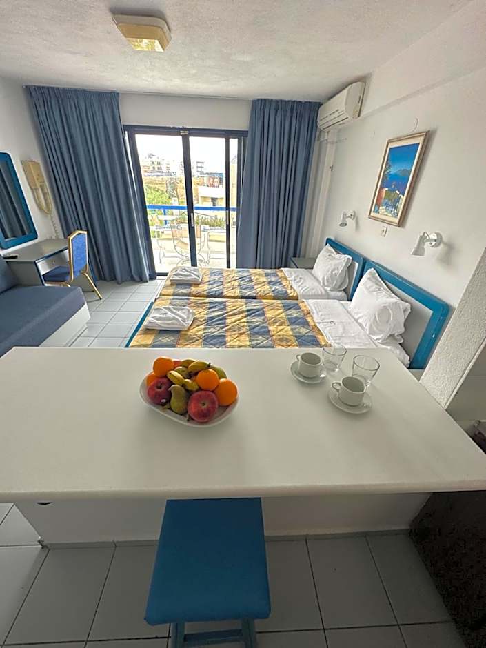 Kassavetis Center - Hotel Studios & Apartments