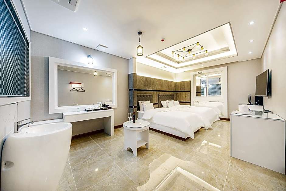 Standard 2 Beds — 18 fotoğraftan 1. fotoğraf