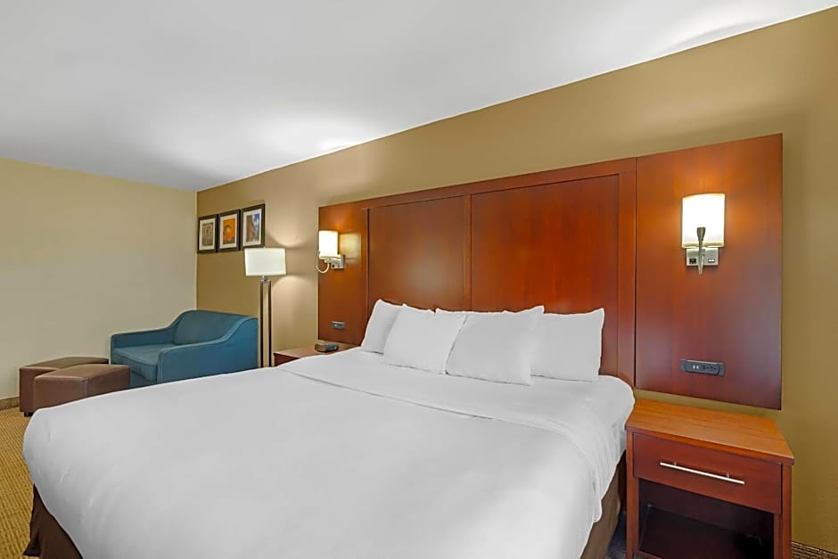 Comfort Suites Savannah Gateway I-95