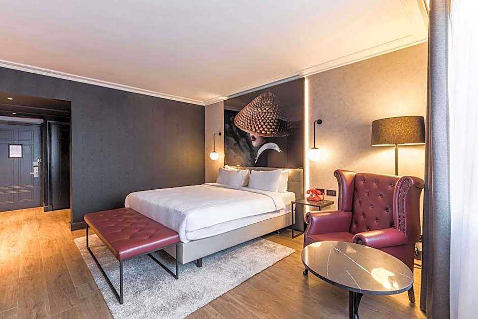 Radisson Red London Heathrow