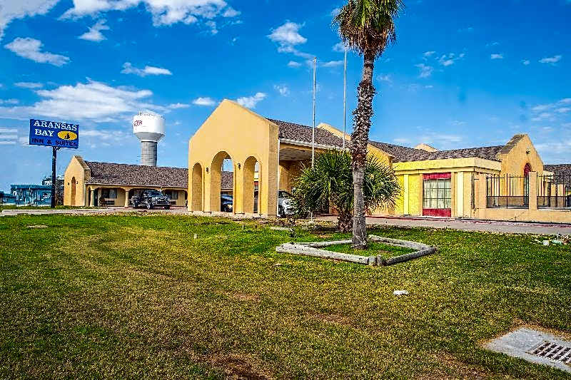 Americas Best Value Inn and Suites Aransas Pass