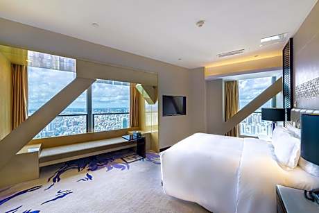 King Deluxe Suite Ocean View -Lounge Access