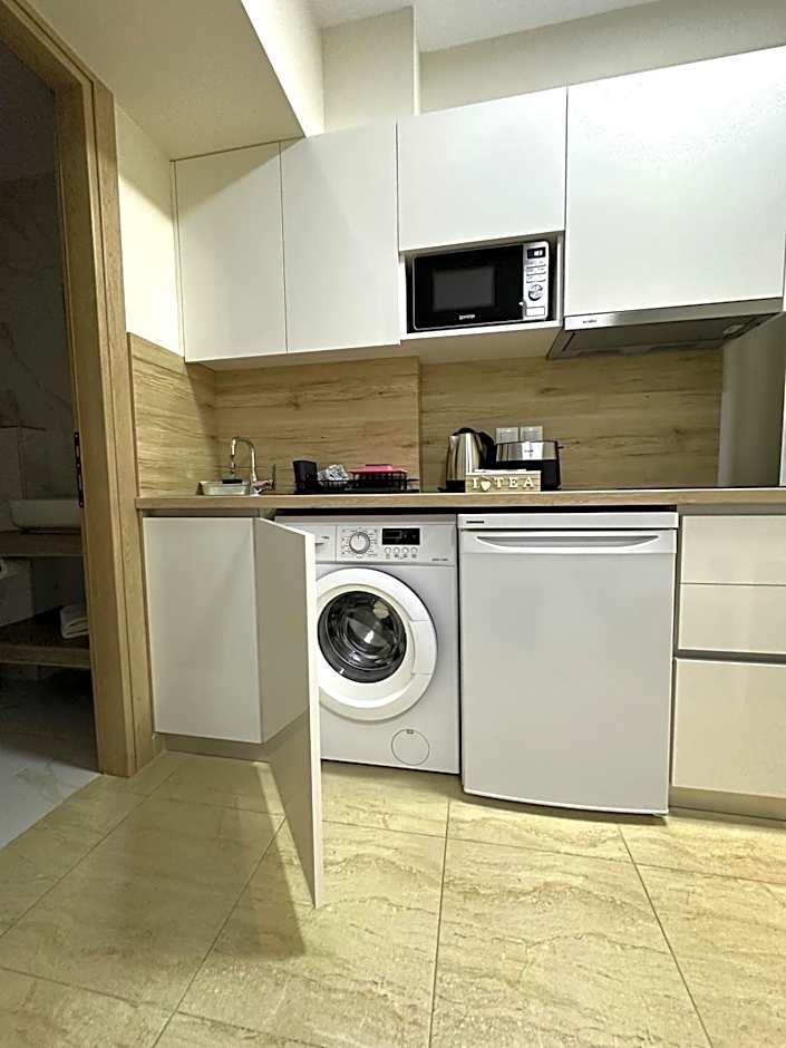 Navarino Luxe Suites