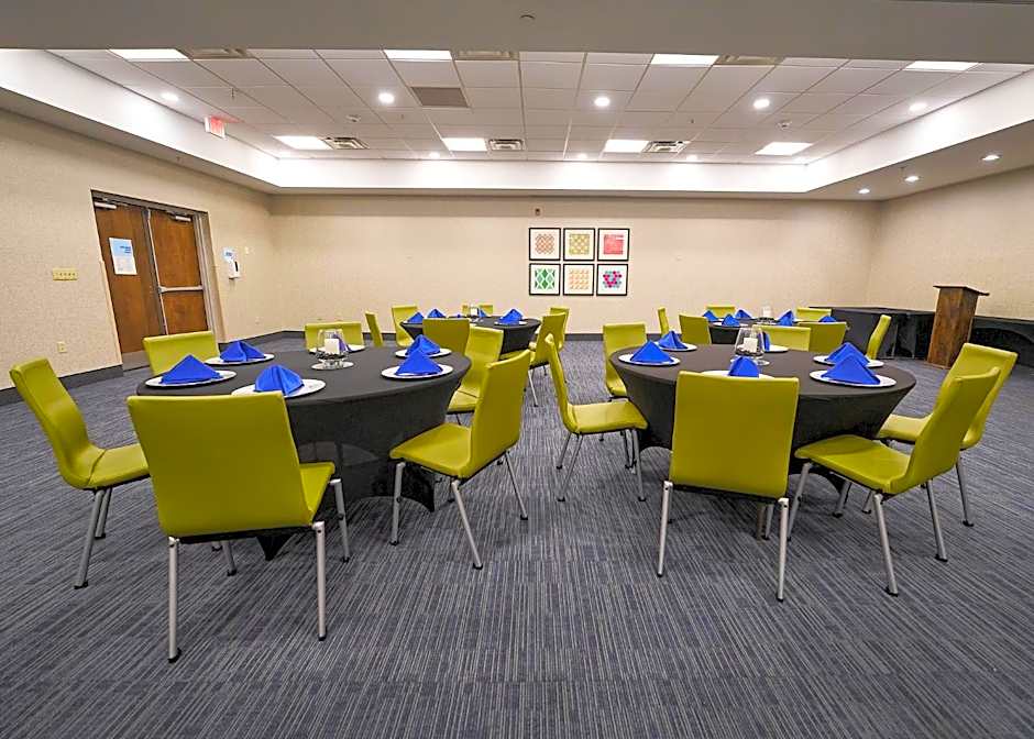 Holiday Inn Express Charleston-Civic Center By IHG
