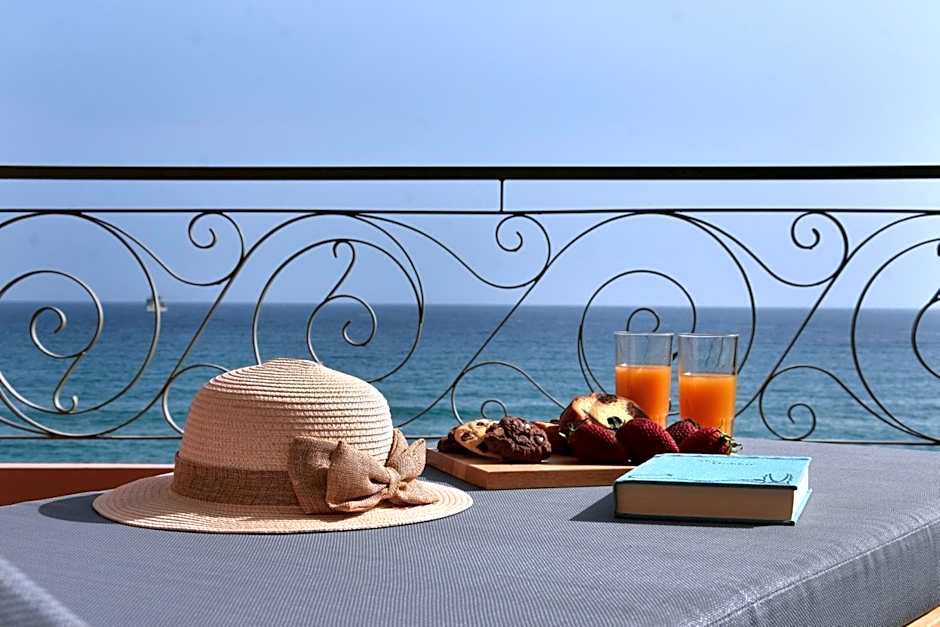 Aegialis luxury apartments