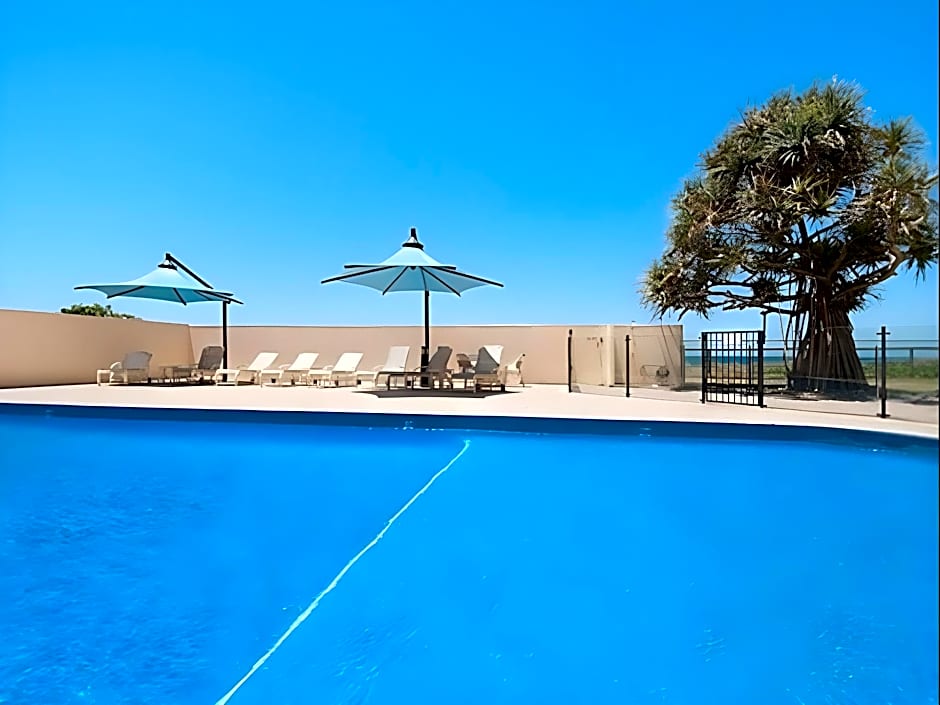 Beachside Tower Apartment