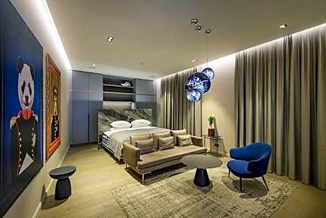 Luxury Smart Home Apartment in Vilnius Old Town, Sleep on Hästens