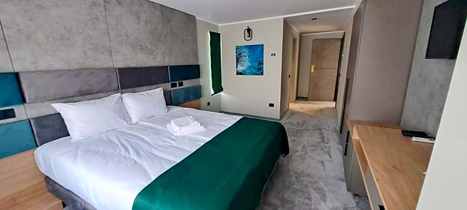 Hotel Plutitor Lebăda