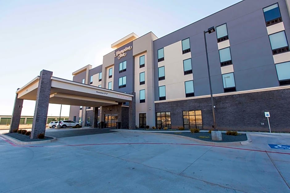 Hampton Inn Mustang