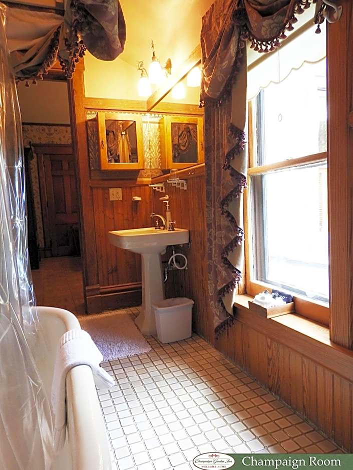 Champaign Garden Inn