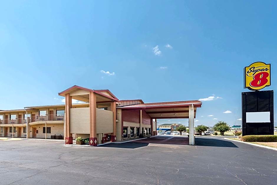 Super 8 by Wyndham Waco/Mall area TX