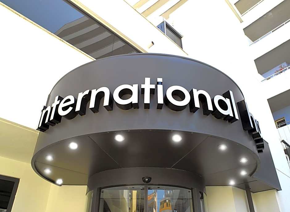 International Hotel & Suite