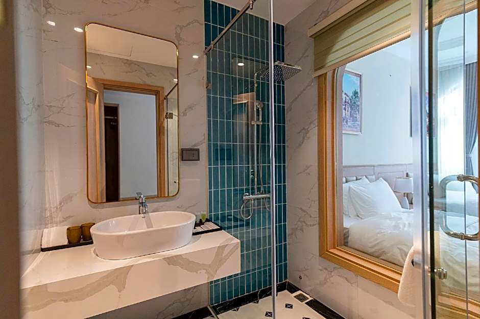 Tra Co Luxury Hotel & Resort