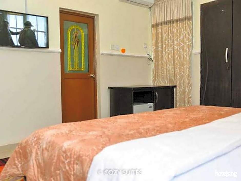 COZY SUITES
