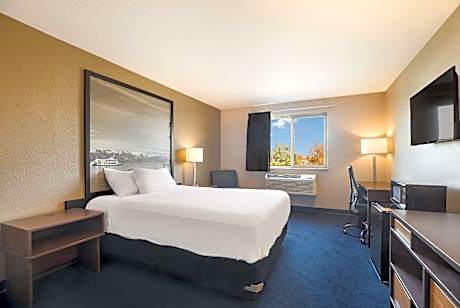 Queen Room - Non-Smoking