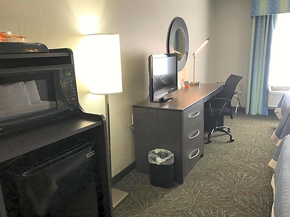 Days Inn & Suites by Wyndham East Flagstaff