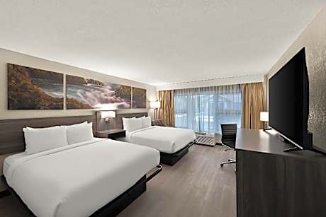 Queen Room with Two Queen Beds - Non-Smoking